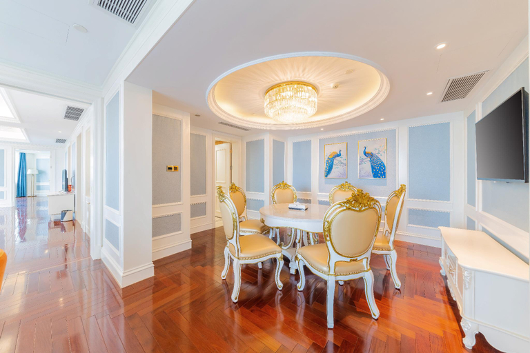 Dining Room 4
