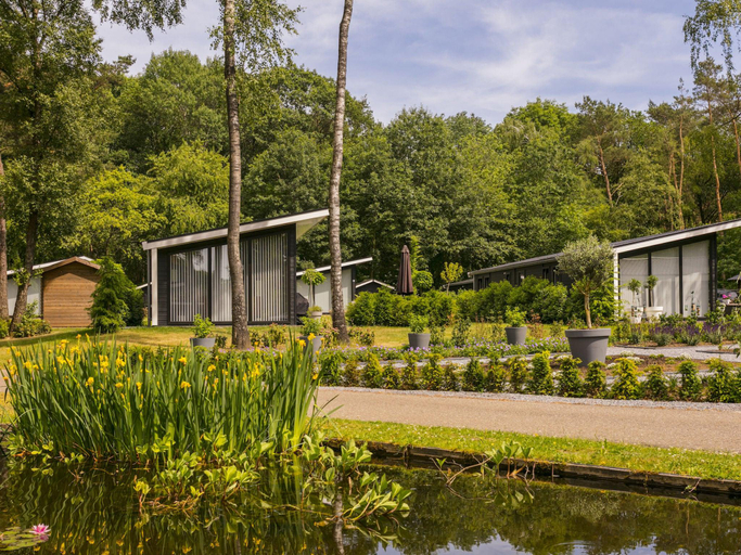 Others 4, Chic Forest Lodge with Sauna, Hof van Twente