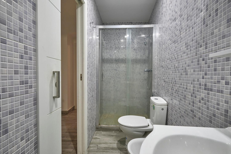 Bathroom, Nunez de Arce habitaciones, Madrid