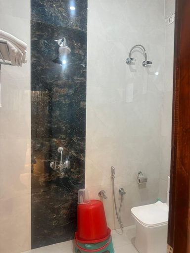 Bathroom 2, The Grand View, Kangra