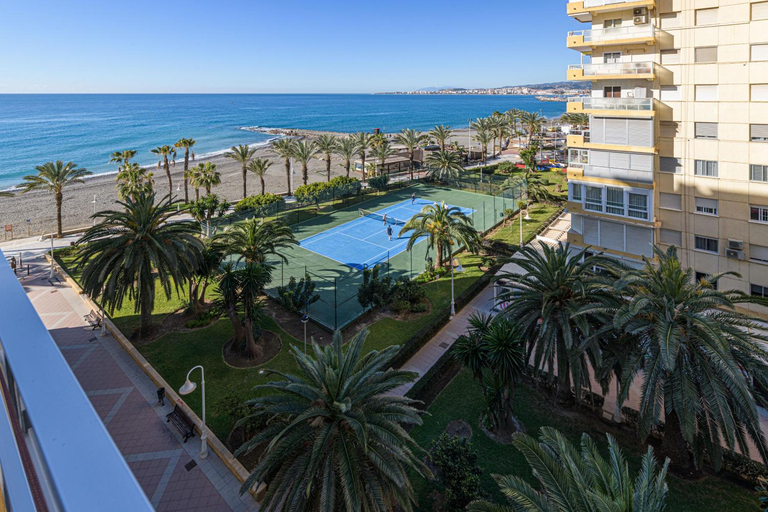 Facilities 3, - House In, Málaga