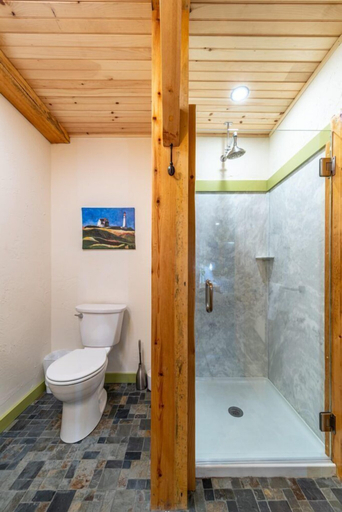 Bathroom 3, Downtown Camden Hotel, Knox