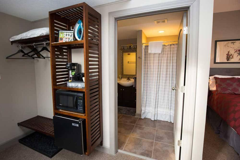 Others 5, Dodici Night Suites, Washington