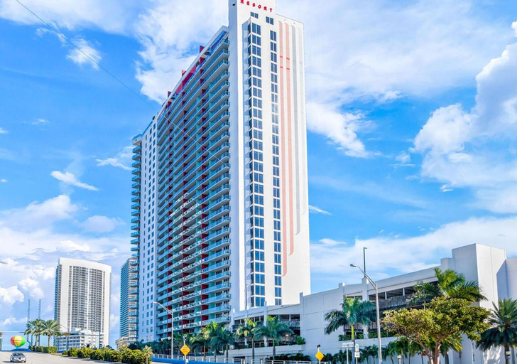 Beachwalk Resort #3302 - PENTHOUSE IN THE SKY 3BDR and 3BA LUXURY CONDO DIRECT OCEAN VIEW, Broward