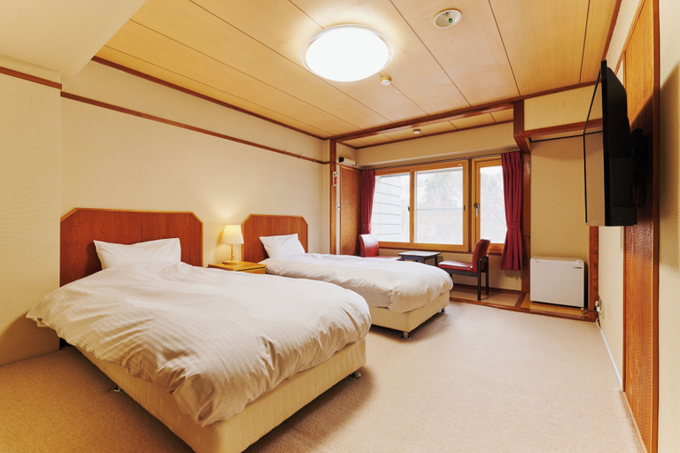 Bedroom 2, Ishinoyu Lodge, Yamanouchi