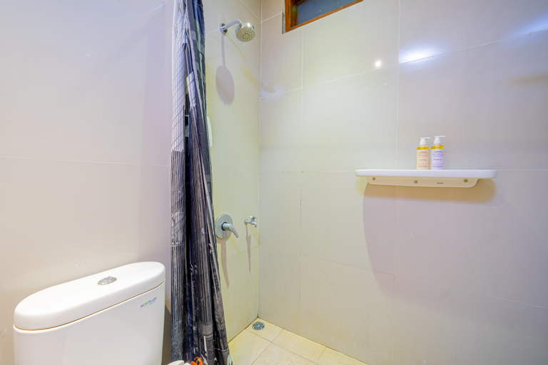 Bathroom 10