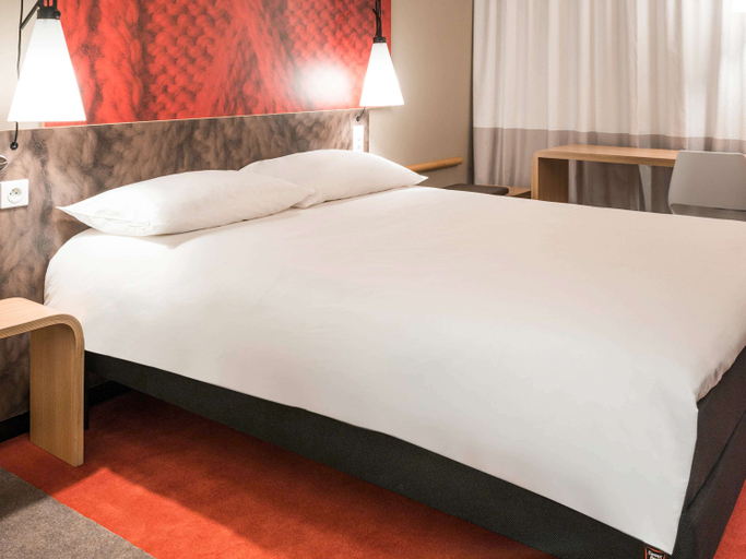 Bedroom 4, ibis Caen Porte d'Angleterre, Calvados