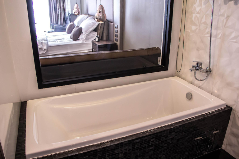 Bathroom 4