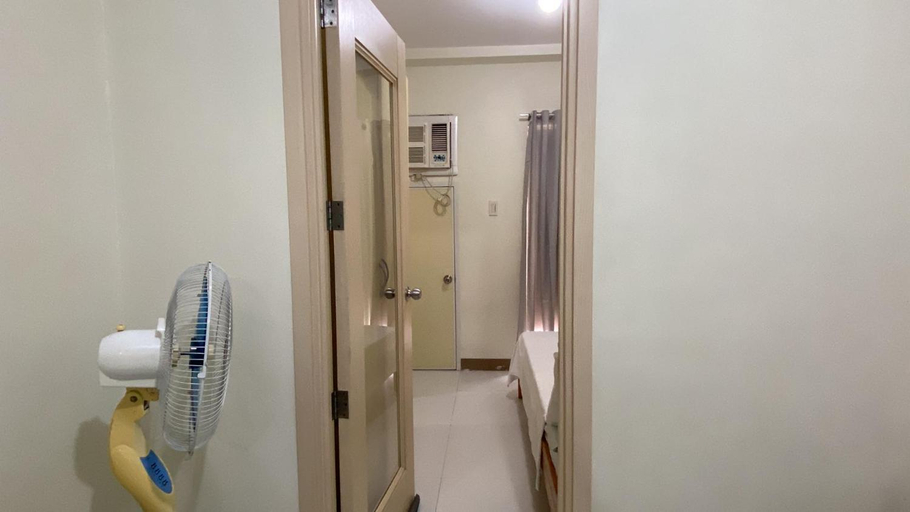 Bathroom, CHATEAU ELYSEE A16 Near Resto And Sm Mall/Airport, Parañaque