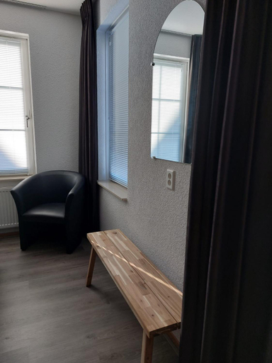 Others 3, De Poldersteeg, Vianen