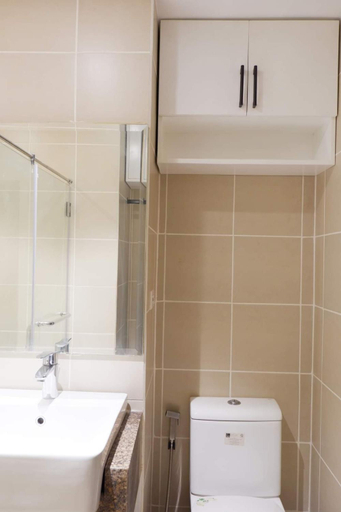 Bathroom 4, Manhattan plaza tower 1 with balcony,wifi,can cook, Quezon City