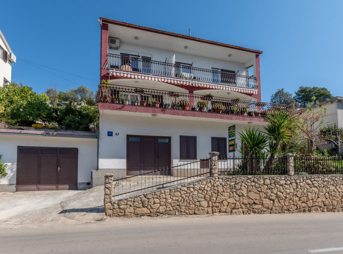 Exterior & Views 2, Charming Trogir Apartments With Balcony, Trogir