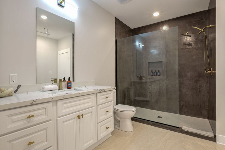 Bathroom 3, Roami at The Churchill, Orleans