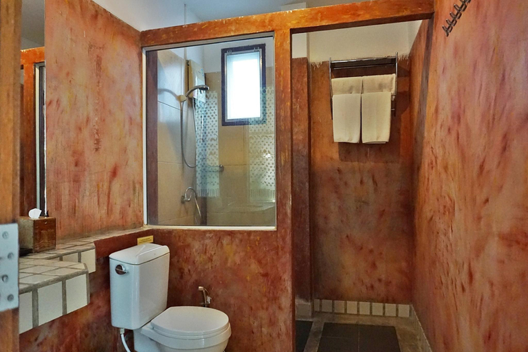 Bathroom 12