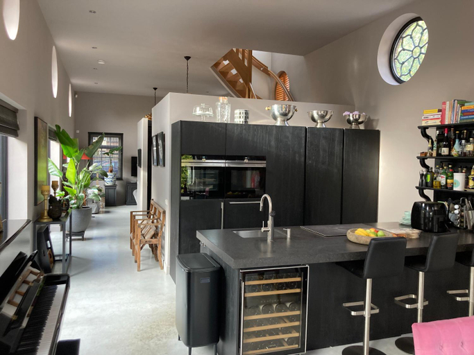 2, Koetshuis aan het water 3 bedroom villa, Leidschendam-Voorburg
