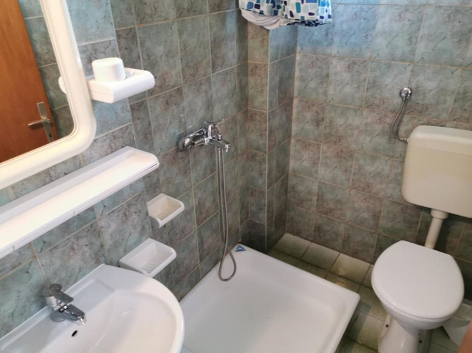 Bathroom 3, Trogir Sunny Apartments With Sea View, Seget