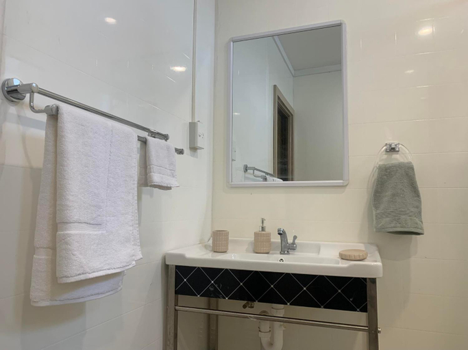 Bathroom, Samoa Business Apartments, Vaimauga West