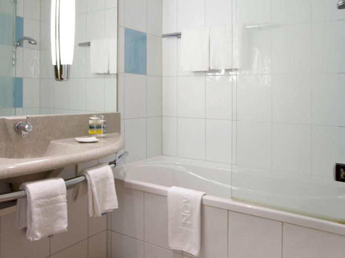 Bathroom 4