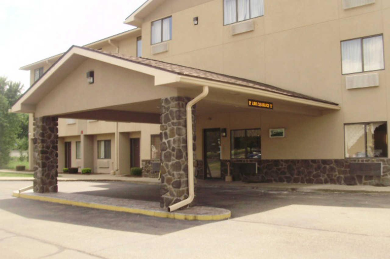 Exterior & Views 2, Quality Inn & Suites, Warren