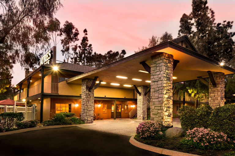 Exterior & Views 1, Ayres Lodge Alpine, San Diego