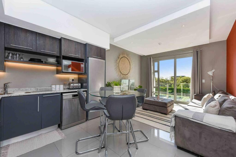 Others 3, Tyrwhitt Stylish Apartment Rosebank, City of Johannesburg