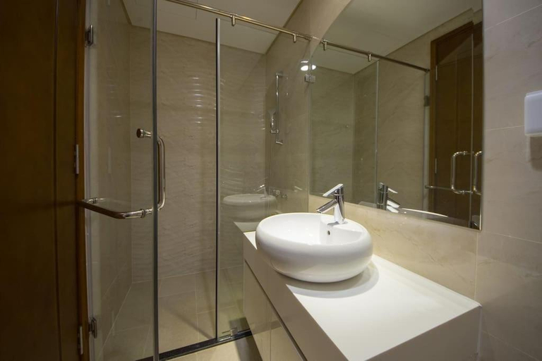 Bathroom 16