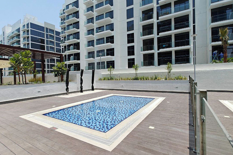Exterior & Views, Pool View 2 adults 2 kids Brand New Czec, Dubai