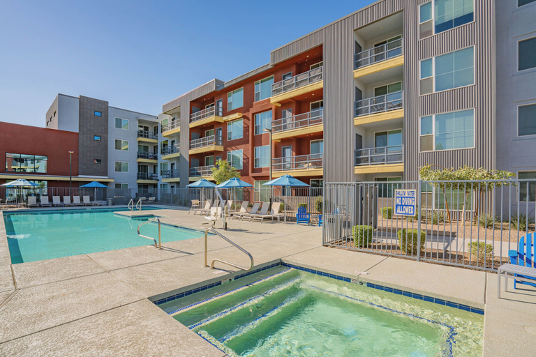 Exterior & Views, ROVE LIVING/KB - V on Broadway, Maricopa
