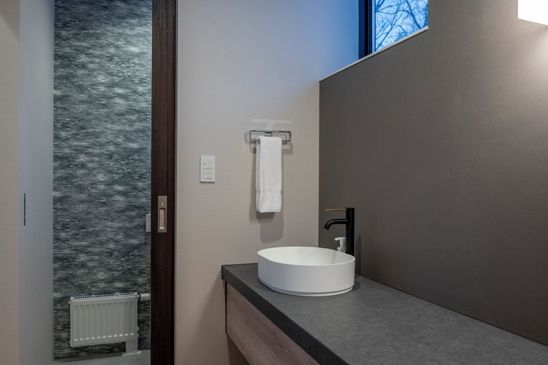 Bathroom 3, Kumirin by H2 Life, Kutchan