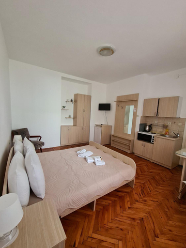 Others 4, Apartments IVVI