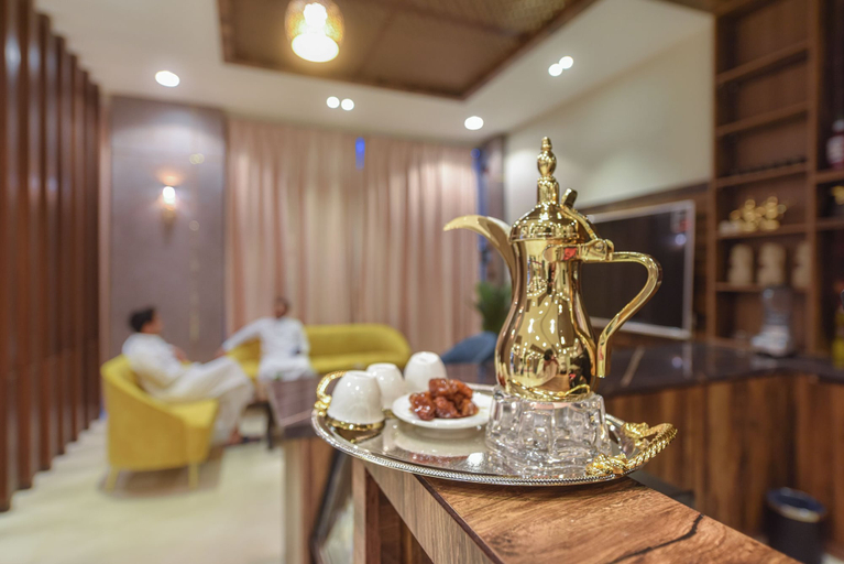 Food & Drinks 5, Alhudu Apartments, Riyadh