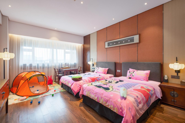 Bedroom 13