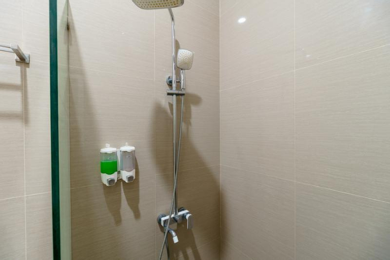 Bathroom 16