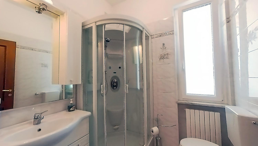 Bedroom 5, Casa Orchidea, Savona