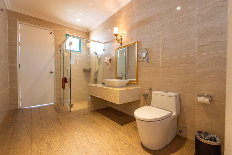 Bathroom 4