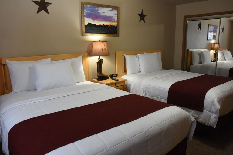 Bedroom 3, Woodside Dells Hotel & Suites, Columbia