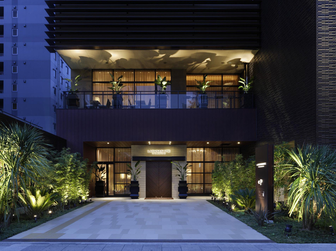 Exterior 3