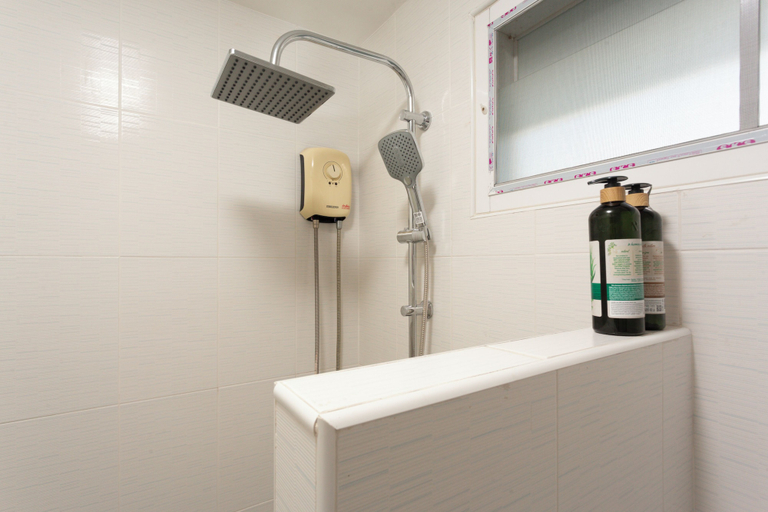 Bathroom 2, Comfy Corner Hotel, Muang Chiang Mai
