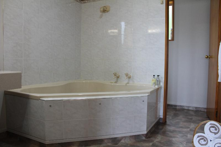 Bathroom 8