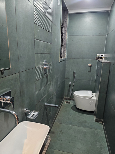 Bathroom 2, Hotel imperial, Latur