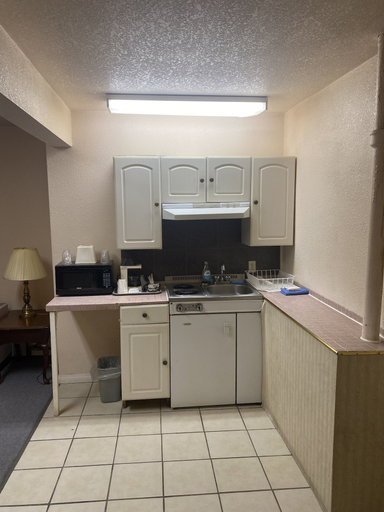 Others 3, Chinook Motel, Division No. 2