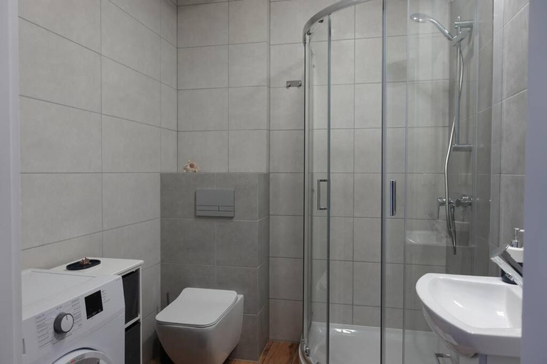 Others 2, Apartament Tuwima, Łódź