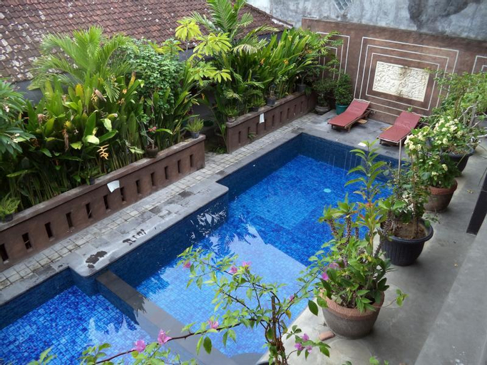Swimming Pool 8