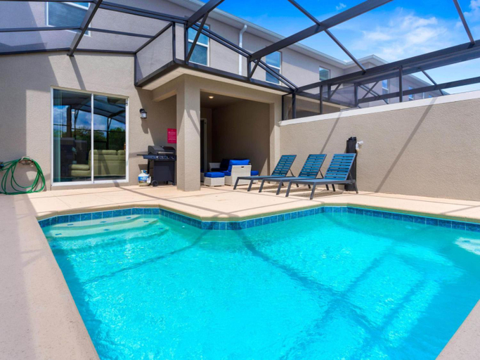 Swimming Pool 10
