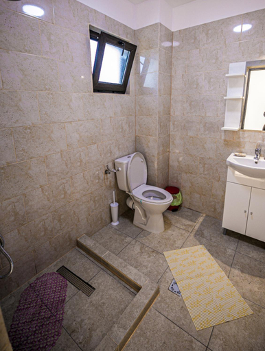 Bathroom 1, complex turistic N&S, Limanu