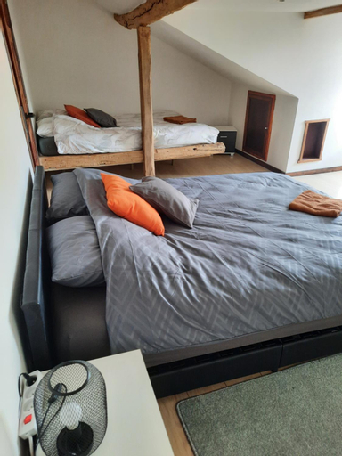 4, Le duc de Bedford, Liège
