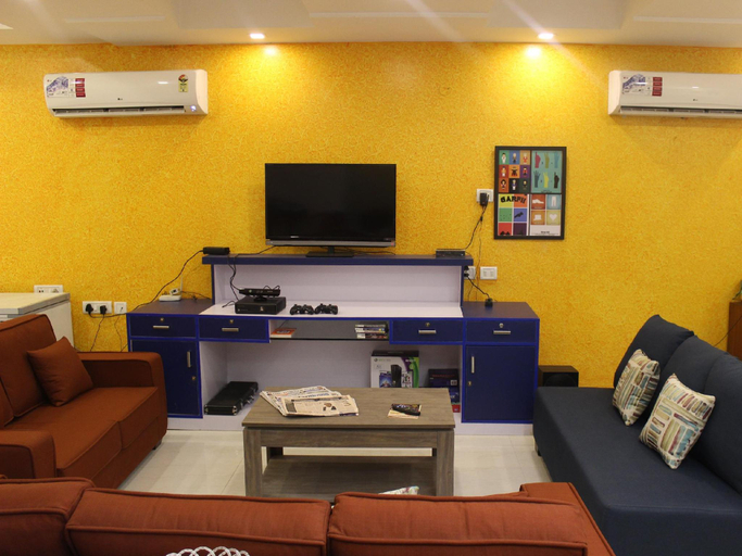 Others 5, Joeys Hostel, Delhi