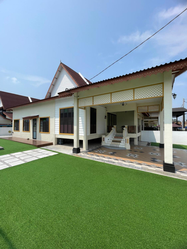 Traditional Melaka Homestay with Private Pool, Malacca City