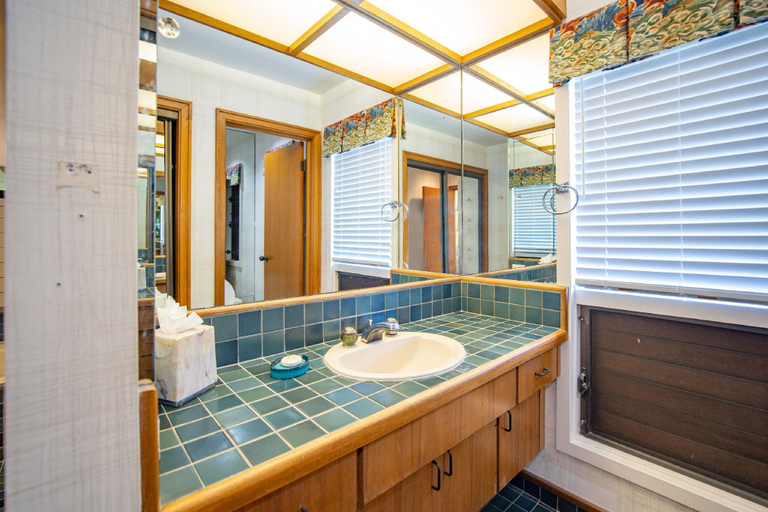 Bathroom 6