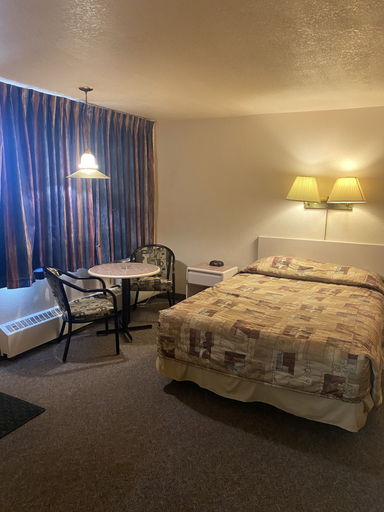 Bedroom 4, Chinook Motel, Division No. 2